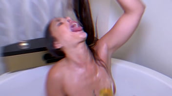 Gagging and gargling piss before hot swallow