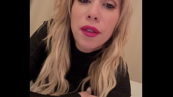 Hello la team j'arrive à lui faire fermer le magasin et l'attraper dans un coin pour qu'il me défonce le cul