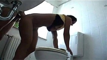 German amateur toilet fuck