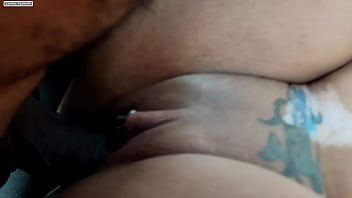 Putaria em meio a uma estrada movimenta trisal fudendo sem limites