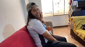 Le gane la competencia de videojuegos a mi mejor amiga y tuve que darme sexo oral y anal para celebrar