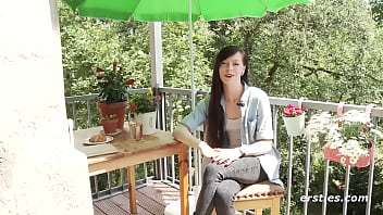 Lisa masturbates with favorite toy