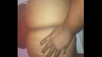 Buenaa nalgas tiene esta vecina mia