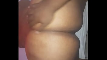 Buenaa nalgas tiene esta vecina mia