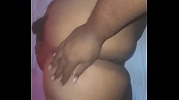 Buenaa nalgas tiene esta vecina mia