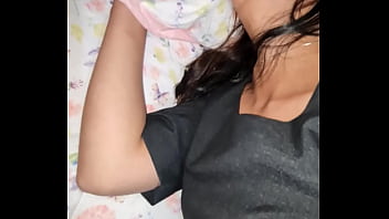 Secretaria abre las piernas a su jefe