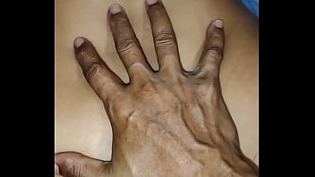 Me estás rompiendo el coño papi no la metas en mi culo por favor