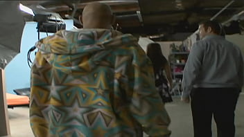 Slut brunette fucked ona bed by huge cock