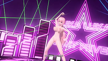 Megurine luka desnuda con tetas enormes