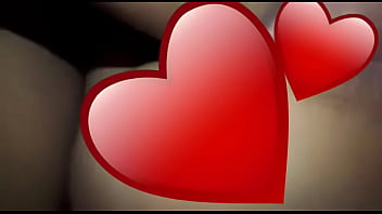 Qué rico mueve el culo está puta