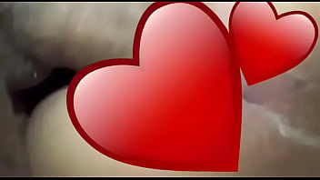 Qué rico mueve el culo está puta