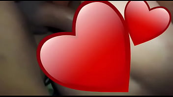 Qué rico mueve el culo está puta