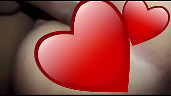 Qué rico mueve el culo está puta