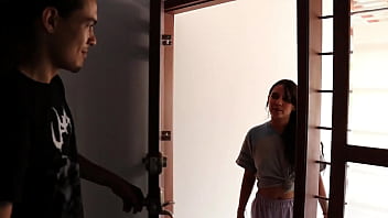 La Vecina Esta Urgida Por Leche Y Yo Como Buen Vecino Que Soy Le Lleno Esa Boquita De Leche Después De Que Me La Folle thumbnail