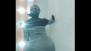 Imagine toi derrière ce cul