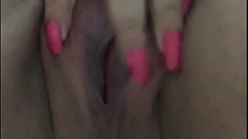 Masturbating close 1