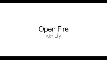 Tasty teen rubs slutty twat