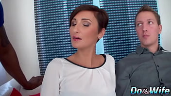 Short haired wife gabrielle gucci takes bbc in front of her useless hubby