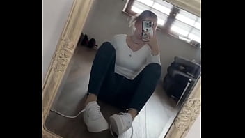 Hello ; jeans and pantyhose do i love and do you #fetish #feet #footjob #nylon #nylonfeets #nylonfetısh girl