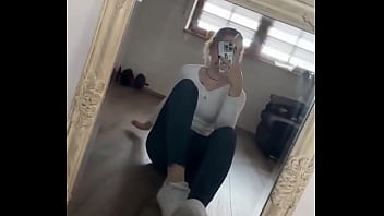 Hello ; jeans and pantyhose do i love and do you #fetish #feet #footjob #nylon #nylonfeets #nylonfetısh girl