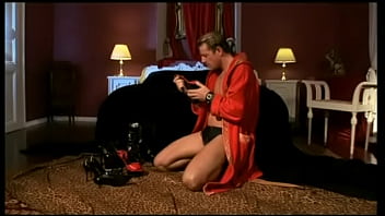 Jennifer stone gets a facial after her man drills her tight asshole