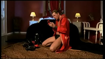 Jennifer stone gets a facial after her man drills her tight asshole