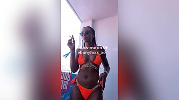 Leaked video of black model ebony foxx smoking Leaked video of black model ebony foxx smoking