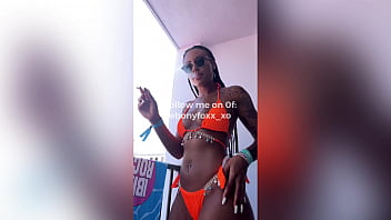 Leaked video of black model ebony foxx smoking Leaked video of black model ebony foxx smoking