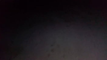 Meia irmã cheia de tesão fudeu buceta virgem em praia pública