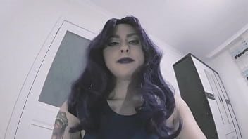 Sexy giantess made small man watch her masturbating Sexy giantess made small man watch her masturbating