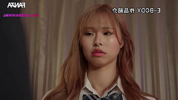 Gostosa peituda trai o namorado legendado