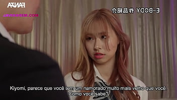 Gostosa peituda trai o namorado legendado