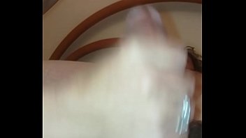 Scopa e si eccita in mille modi