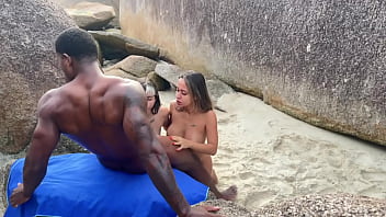 Bbc fodendo gostoso duas gatas na praia de nudismo completo no sheer e red