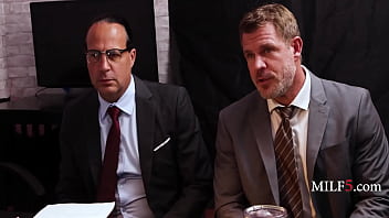 Detectives fuck milf to extract information