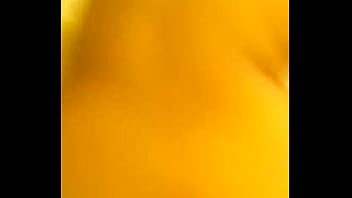 Me cogo a mi novia en su casa de a perrito