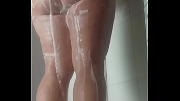 Camara en la ducha de mi madrastra