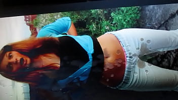 Big cumshot on girl with open mouthed a lot of sperm