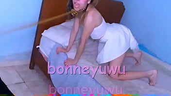 Bonneyuwu 10 36 conejita toma la leche y se masturba con gran dildo