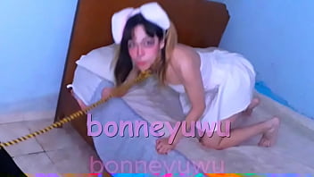 Bonneyuwu 10 36 conejita toma la leche y se masturba con gran dildo