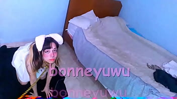 Bonneyuwu 10 36 conejita toma la leche y se masturba con gran dildo