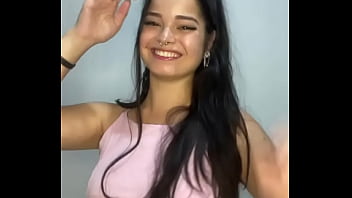 Boquete profundo de debora mendes em wellington ribeiro com muito carinho gozada no rosto e final sensual