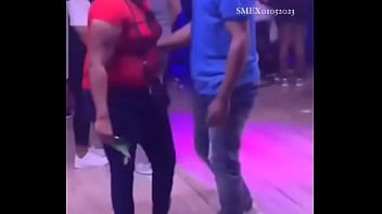 Yo motivando a dom cuando no quiere bailar