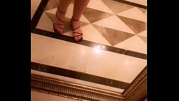 En vacances j'ai retiré ma petite culotte au toilette j'ai fait ma soirée