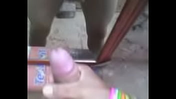 Eu gozando no espelho