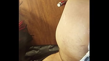 Клизма в анал из молока