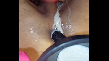 Клизма в анал из молока