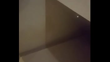 El cornudo de mi esposo se fue al estadio y mi jefe me ofrecio sacar un extra p3