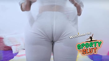 Wow amazing white leggings gettnig wet on the most perfect round ass and puffy cameltoe