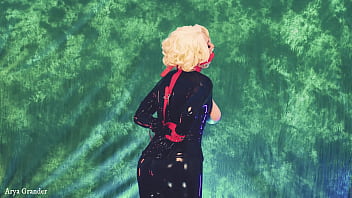 Curvy milf with juicy pussy loves fisting and latex arya grander